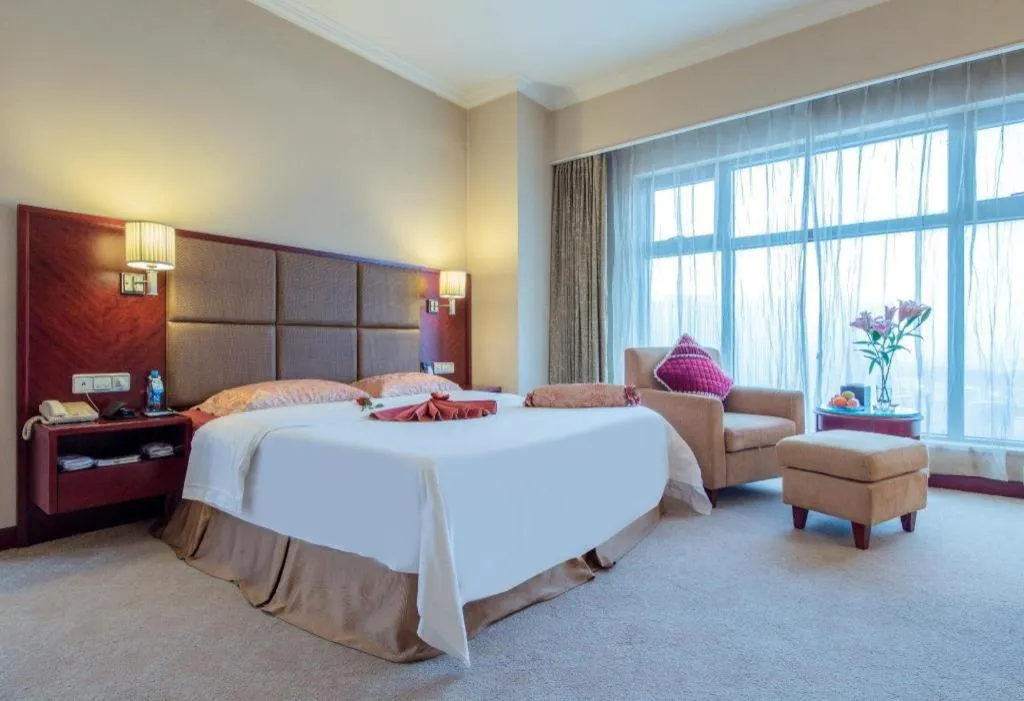 Bed in Dolton Changsha Spa Hotel