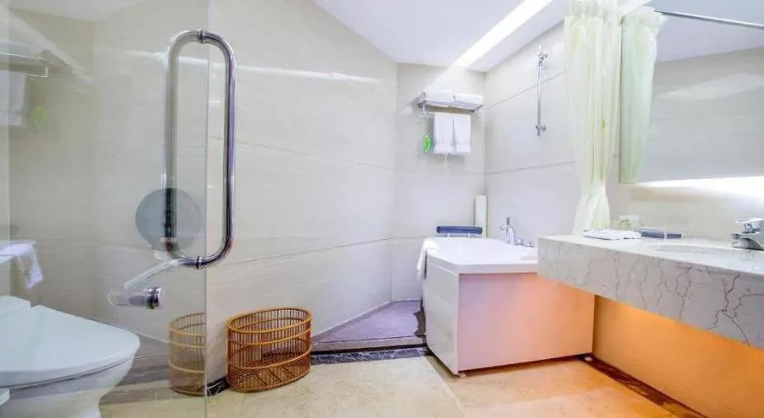 Zhongshan Louis Hotel