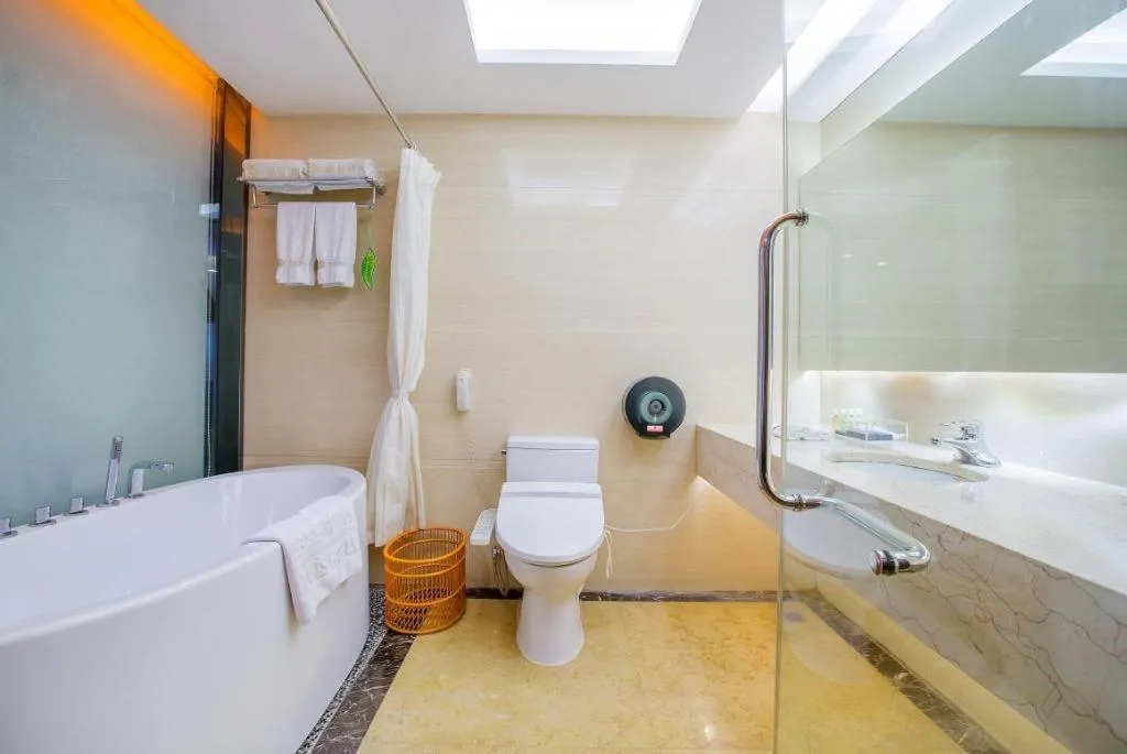 Zhongshan Louis Hotel