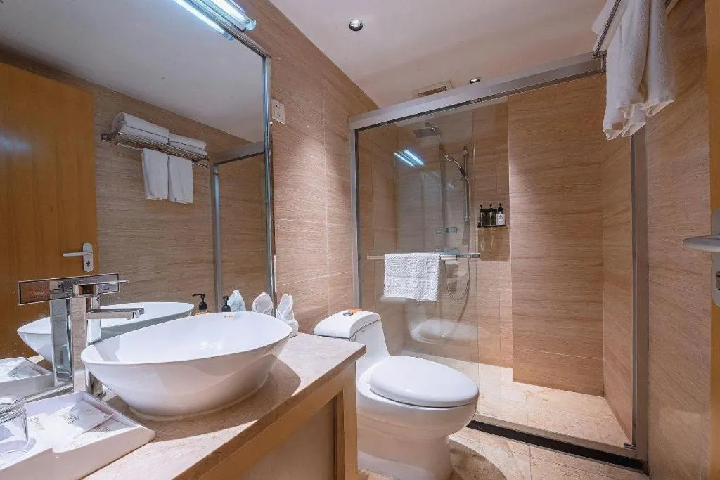 Zhongshan Louis Hotel