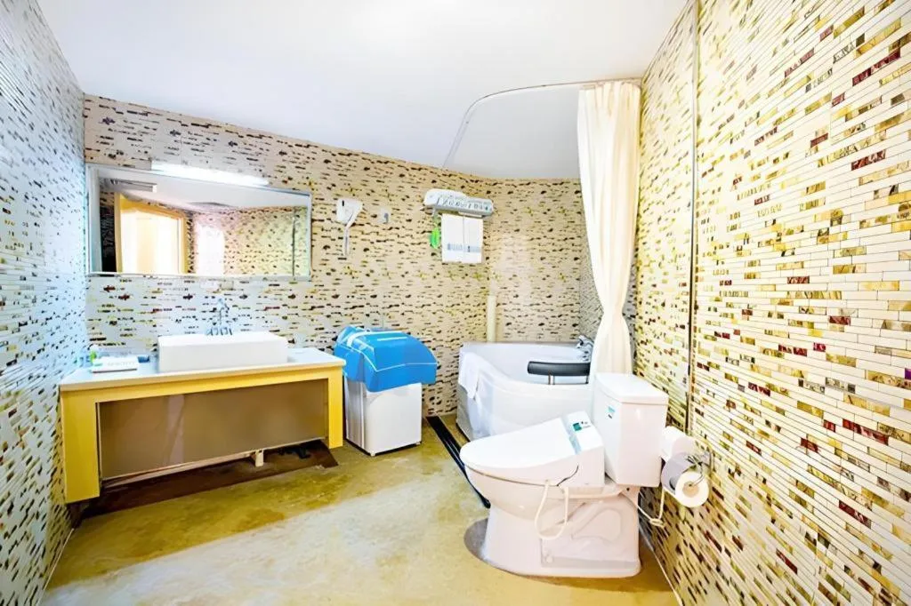 Zhongshan Louis Hotel