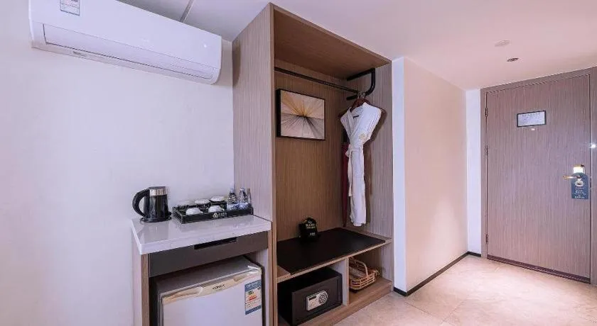 Zhongshan Louis Hotel