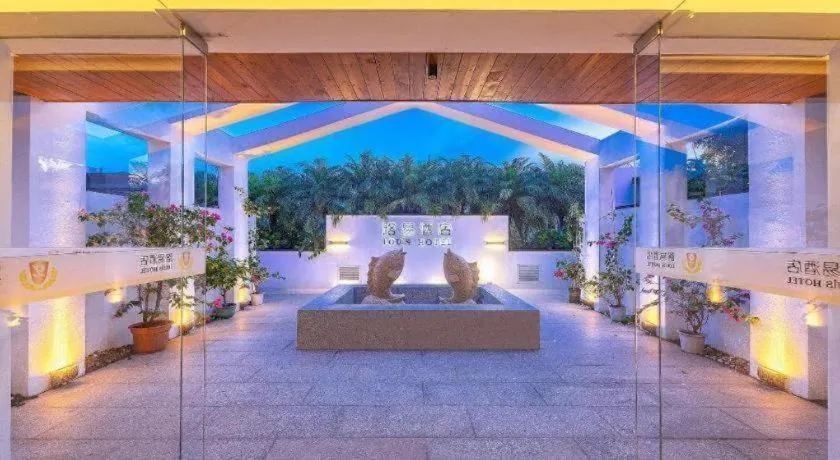 Zhongshan Louis Hotel