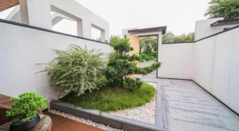 Zhongshan Louis Hotel