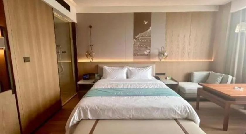 Bed in Zhangjiagang Jiangnan Garden Hotel