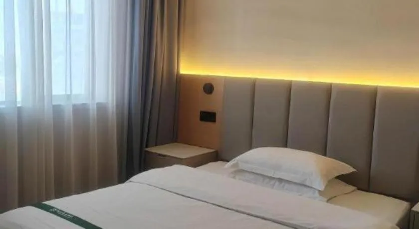 Bed in GreenTree Inn Suzhou Wujiang Zhenze Town Zhennan Road Express Hotel
