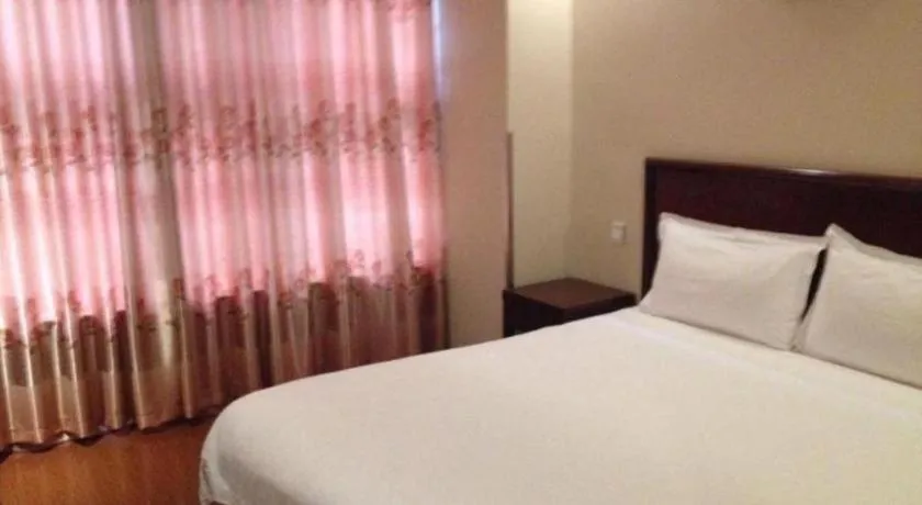Bed in GreenTree Inn Suzhou Wujiang Zhenze Town Zhennan Road Express Hotel