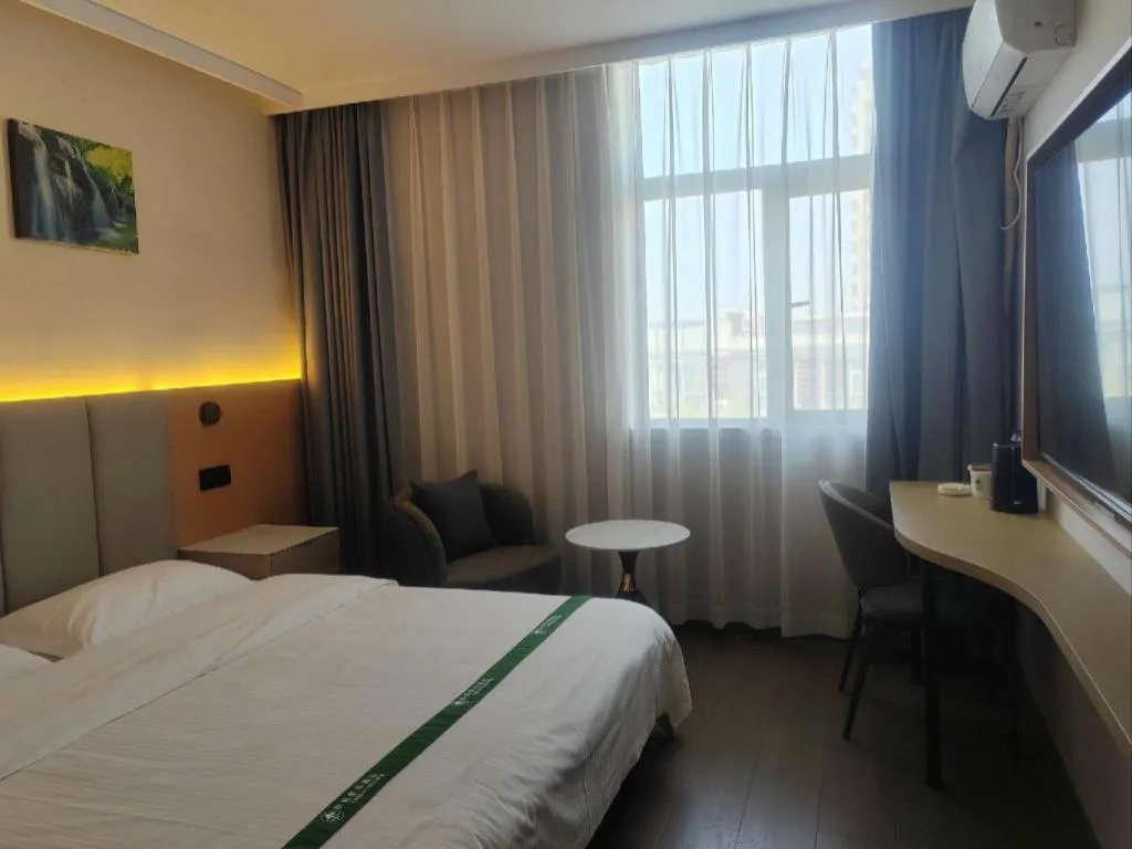 Bed in GreenTree Inn Suzhou Wujiang Zhenze Town Zhennan Road Express Hotel