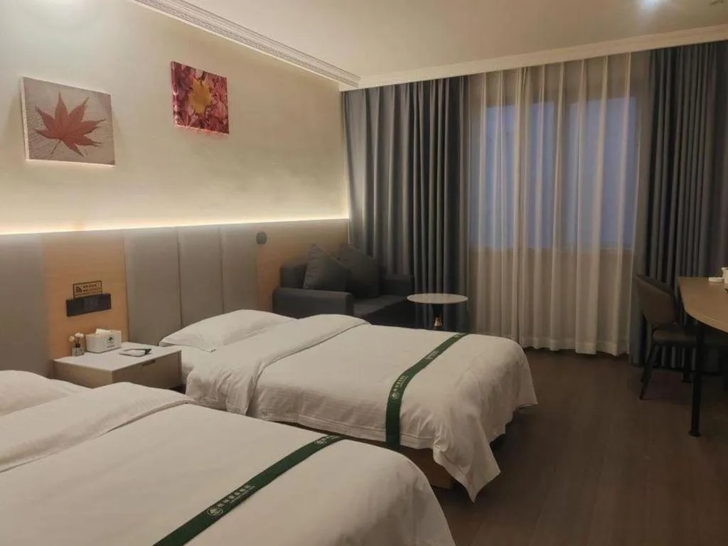 Bed in GreenTree Inn Suzhou Wujiang Zhenze Town Zhennan Road Express Hotel
