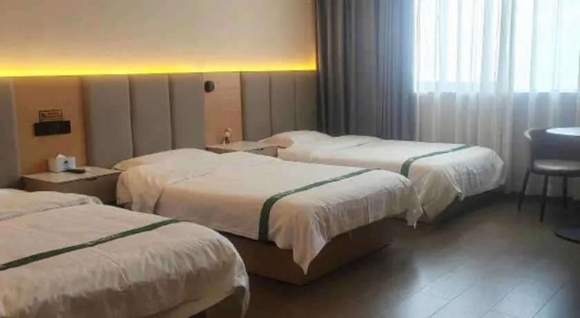 Bed in GreenTree Inn Suzhou Wujiang Zhenze Town Zhennan Road Express Hotel