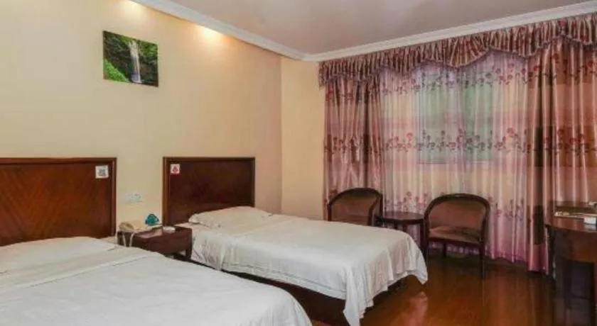 Bed in GreenTree Inn Suzhou Wujiang Zhenze Town Zhennan Road Express Hotel