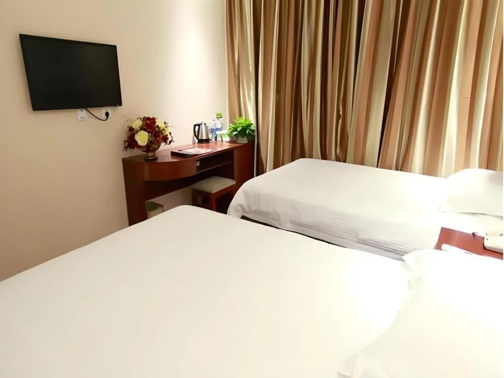 Bed in GreenTree Inn Beijing Miyun Changcheng Huandao Express Hotel