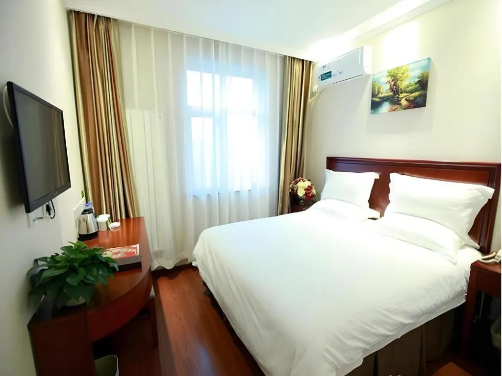 Bed in GreenTree Inn Beijing Miyun Changcheng Huandao Express Hotel
