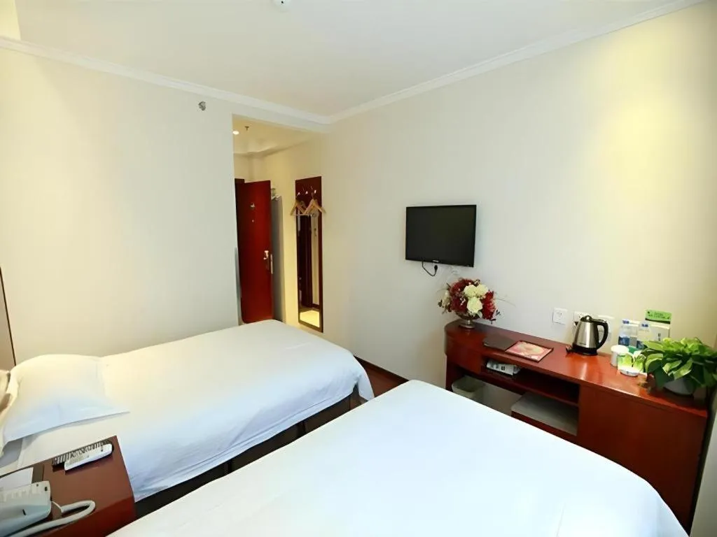 Bed in GreenTree Inn Beijing Miyun Changcheng Huandao Express Hotel
