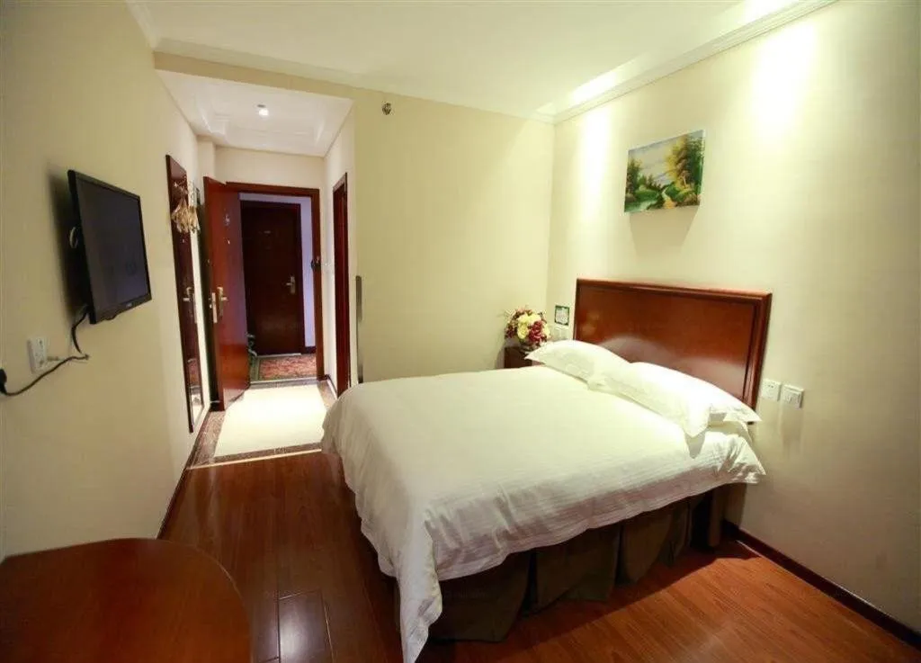 Bed in GreenTree Inn Beijing Miyun Changcheng Huandao Express Hotel