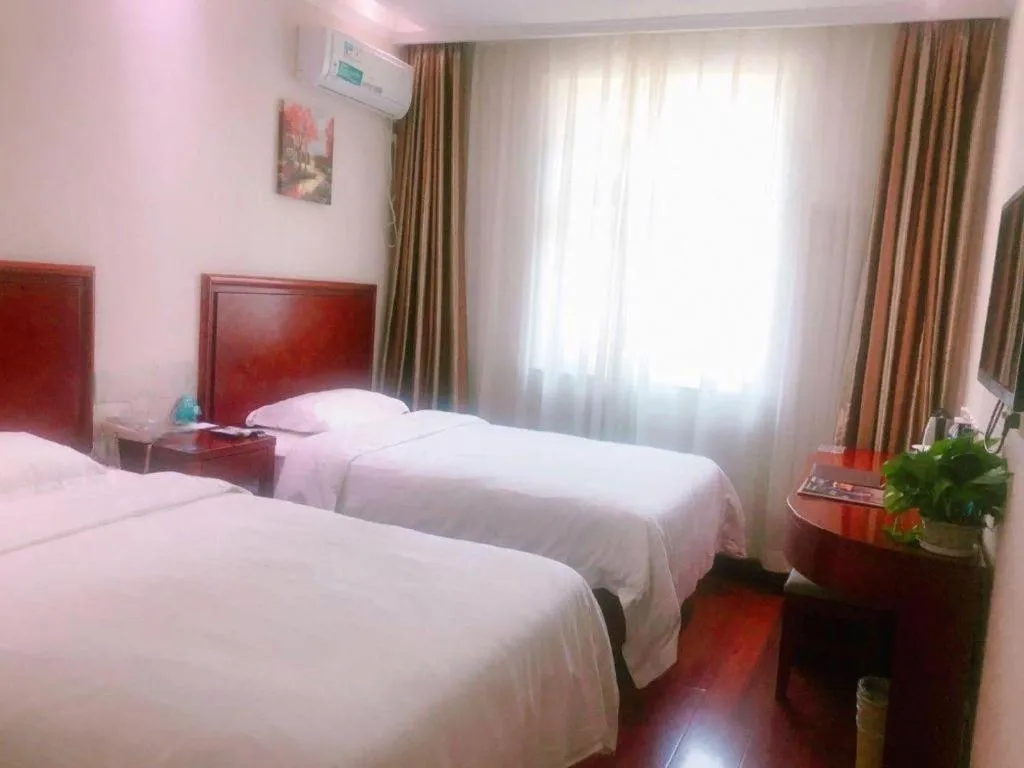 Bed in GreenTree Inn Beijing Miyun Changcheng Huandao Express Hotel