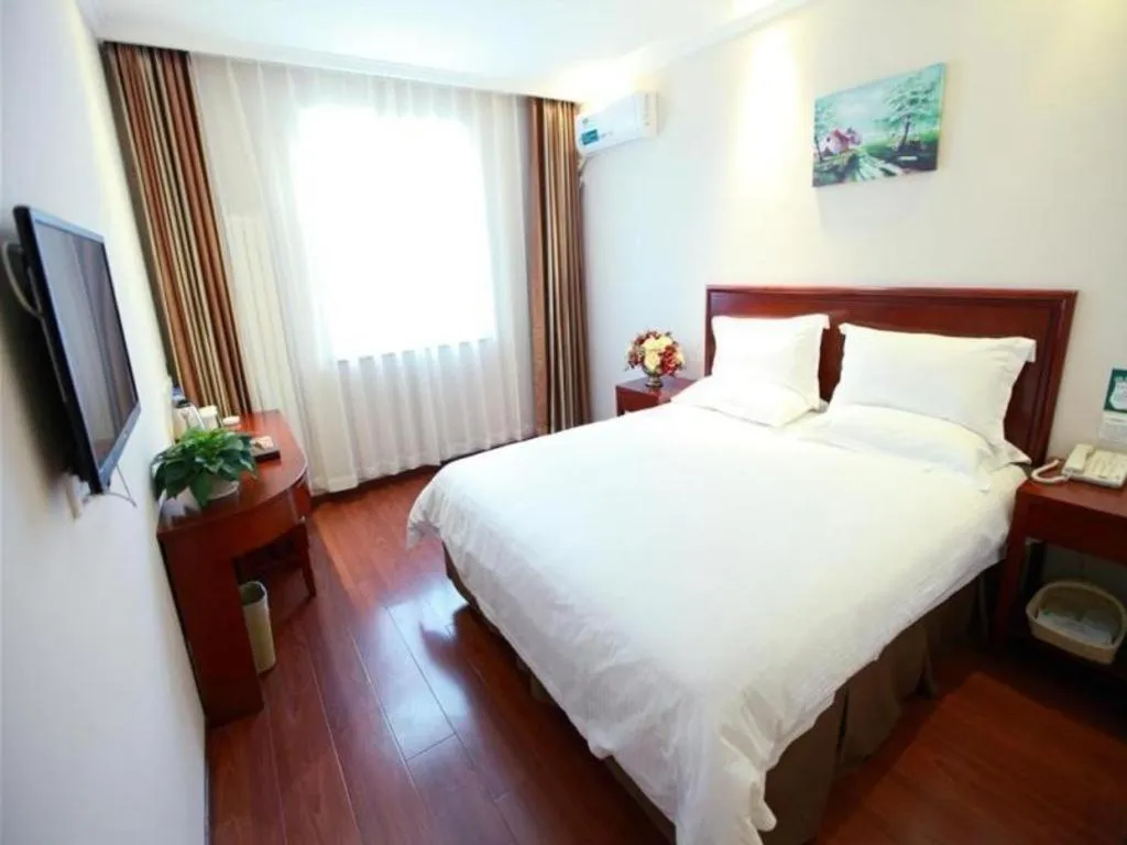 Bed in GreenTree Inn Beijing Miyun Changcheng Huandao Express Hotel