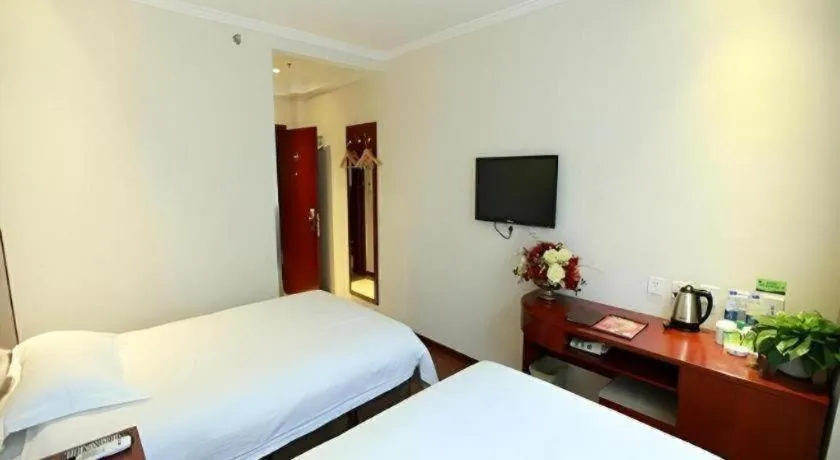 Bed in GreenTree Inn Beijing Miyun Changcheng Huandao Express Hotel