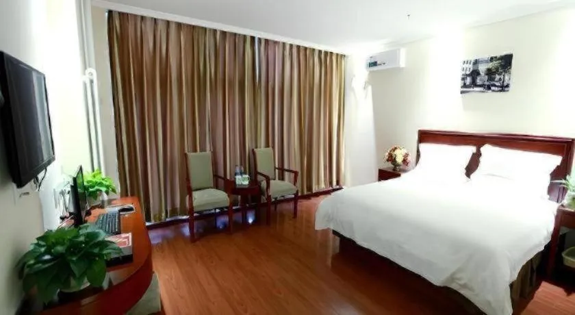 Bed in GreenTree Inn Beijing Miyun Changcheng Huandao Express Hotel