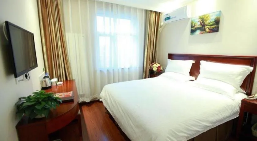 Bed in GreenTree Inn Beijing Miyun Changcheng Huandao Express Hotel