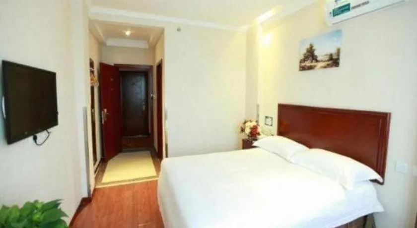 Bed in GreenTree Inn Beijing Miyun Changcheng Huandao Express Hotel