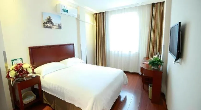 Bed in GreenTree Inn Beijing Miyun Changcheng Huandao Express Hotel