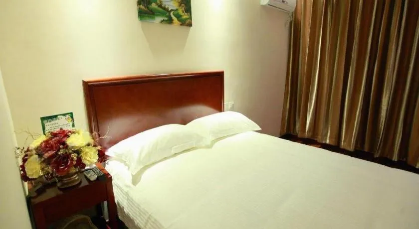 Bed in GreenTree Inn Beijing Miyun Changcheng Huandao Express Hotel