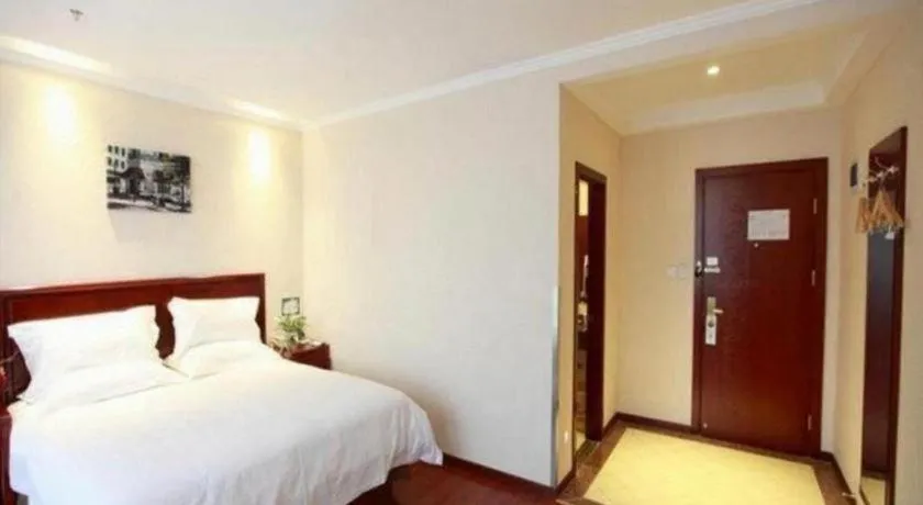 Bed in GreenTree Inn Beijing Miyun Changcheng Huandao Express Hotel