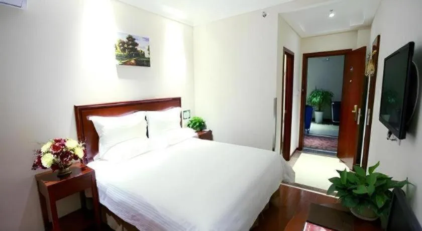 Bed in GreenTree Inn Beijing Miyun Changcheng Huandao Express Hotel
