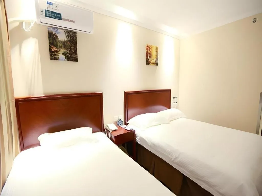 Bed in GreenTree Inn Beijing Miyun Changcheng Huandao Express Hotel