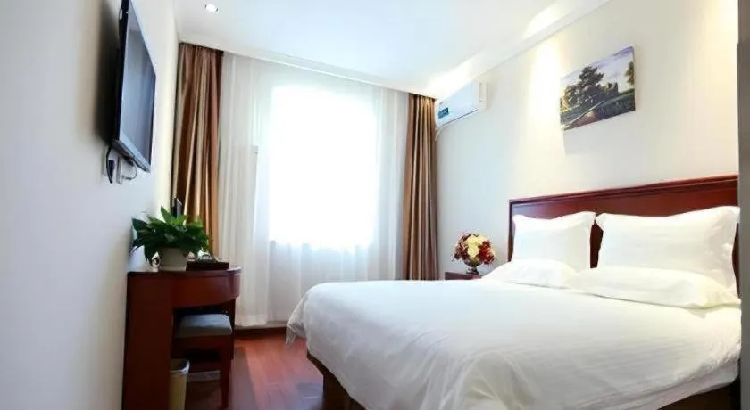 Bed in GreenTree Inn Beijing Miyun Changcheng Huandao Express Hotel