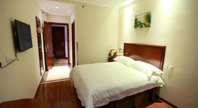 Bed in GreenTree Inn Beijing Miyun Changcheng Huandao Express Hotel