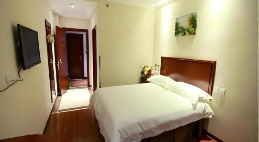 Bed in GreenTree Inn Beijing Miyun Changcheng Huandao Express Hotel