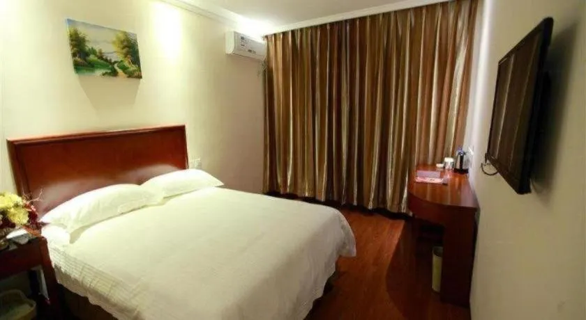 Bed in GreenTree Inn Beijing Miyun Changcheng Huandao Express Hotel