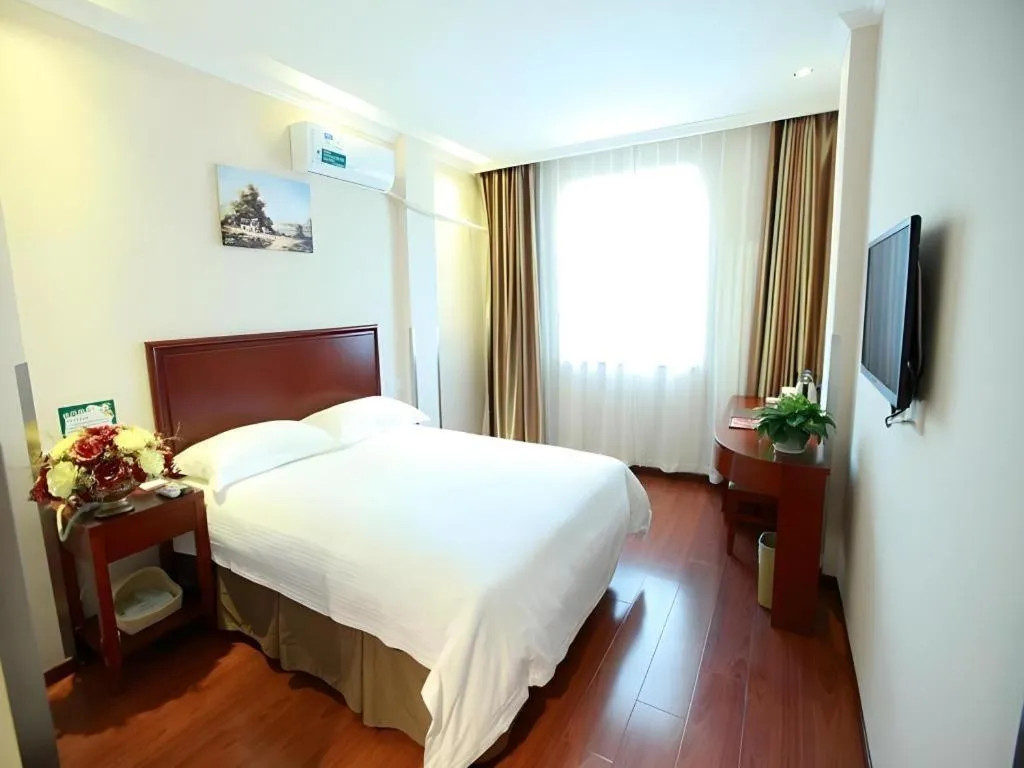 Bed in GreenTree Inn Beijing Miyun Changcheng Huandao Express Hotel