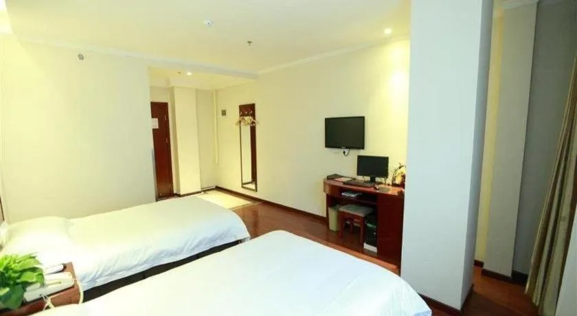 Bed in GreenTree Inn Beijing Miyun Changcheng Huandao Express Hotel