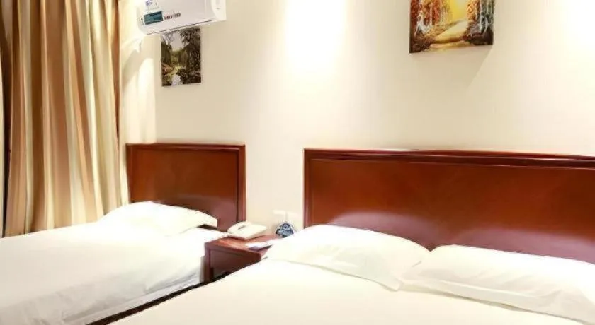 Bed in GreenTree Inn Beijing Miyun Changcheng Huandao Express Hotel