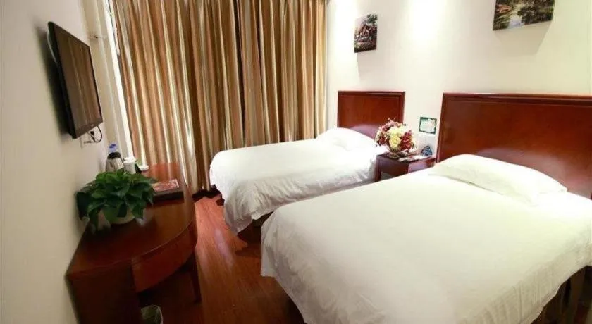 Bed in GreenTree Inn Beijing Miyun Changcheng Huandao Express Hotel