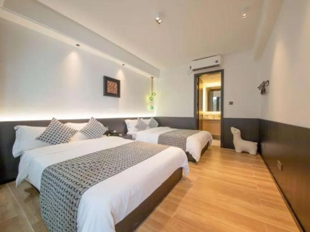 Bed in Island Skylight Resort