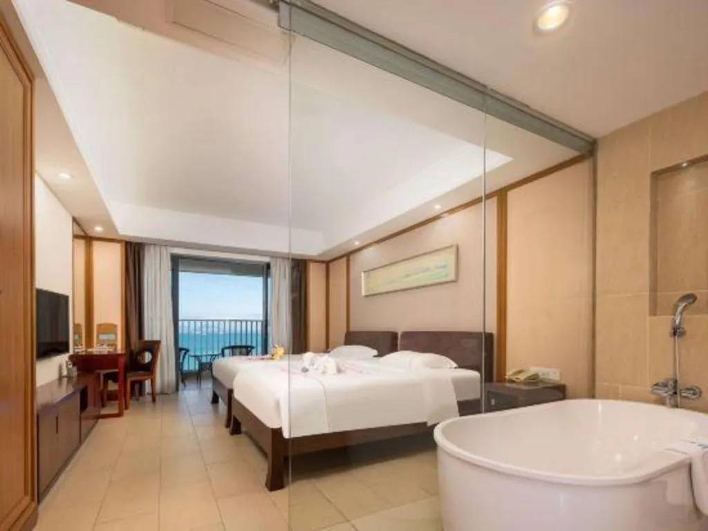 Bed in Island Skylight Resort