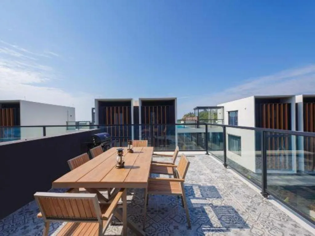 Island Skylight Resort