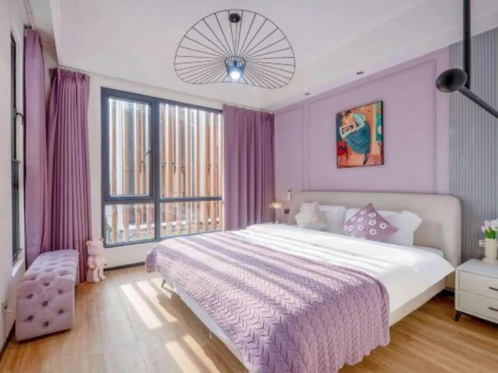 Bed in Island Skylight Resort