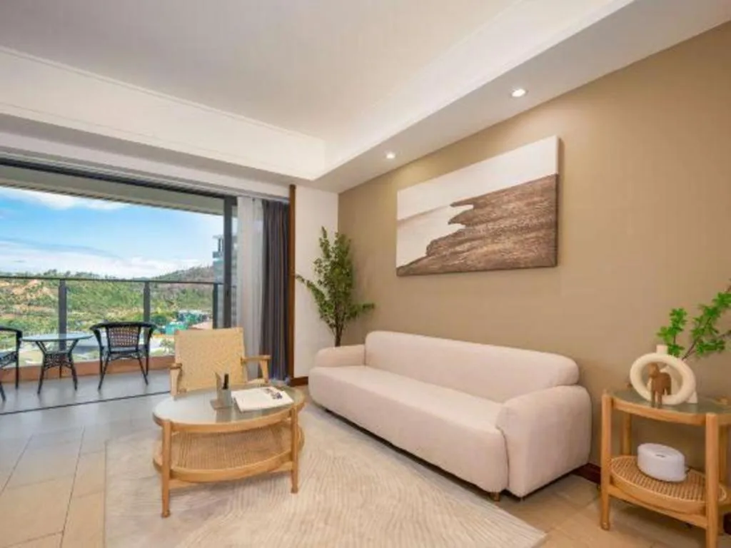 Island Skylight Resort