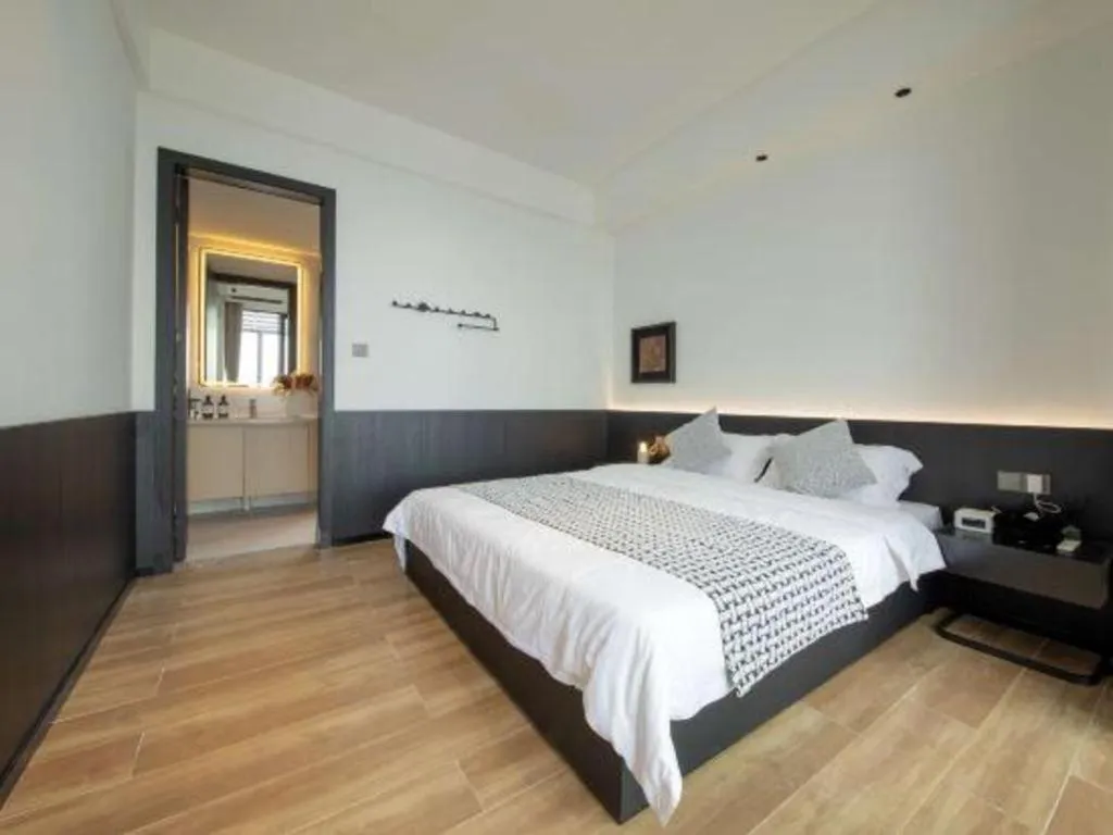 Bed in Island Skylight Resort