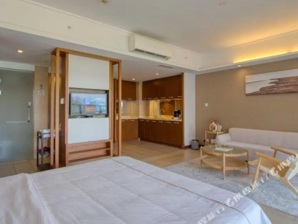 Bed in Island Skylight Resort