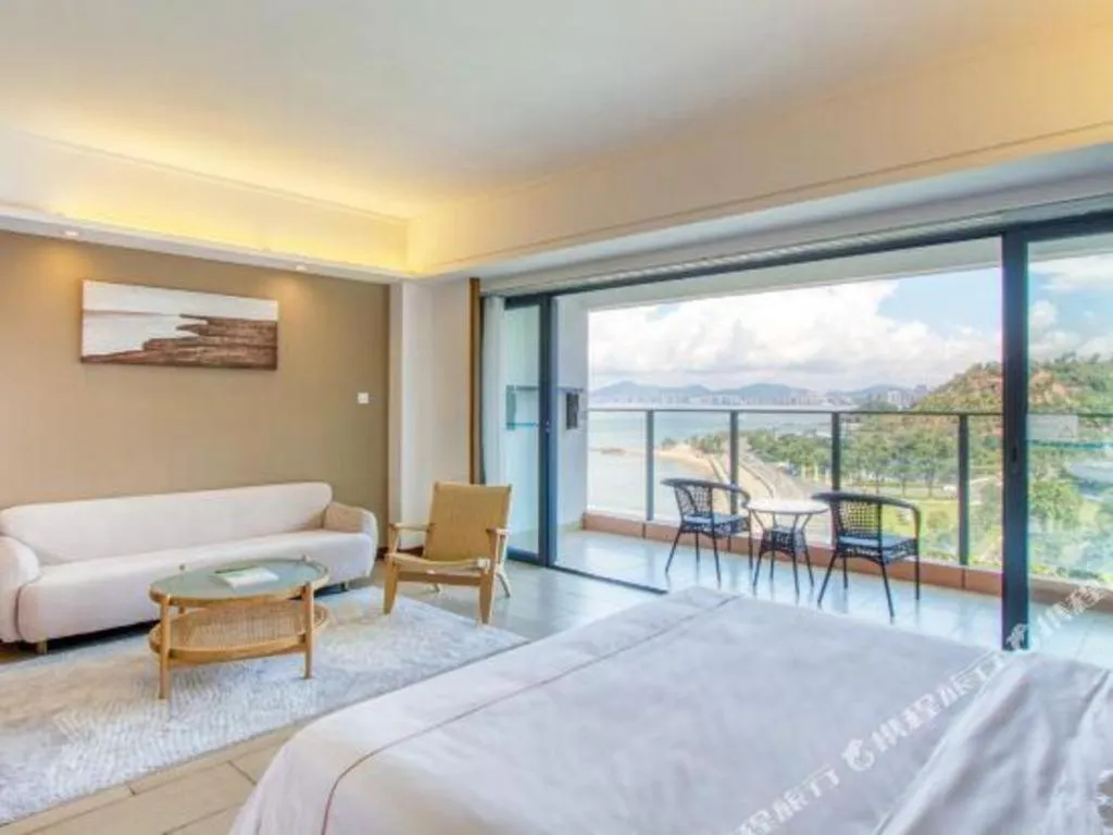 Bed in Island Skylight Resort