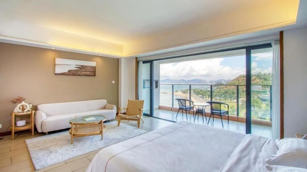 Bed in Island Skylight Resort