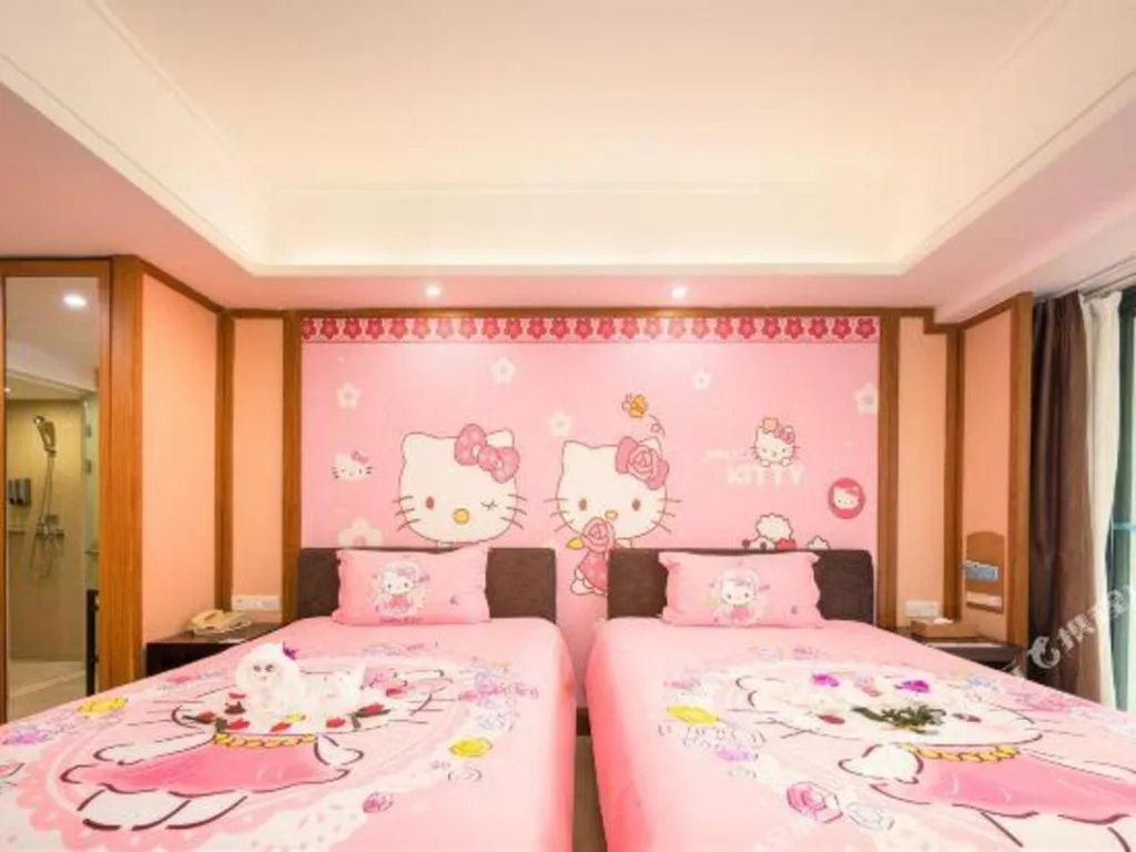 Bed in Island Skylight Resort