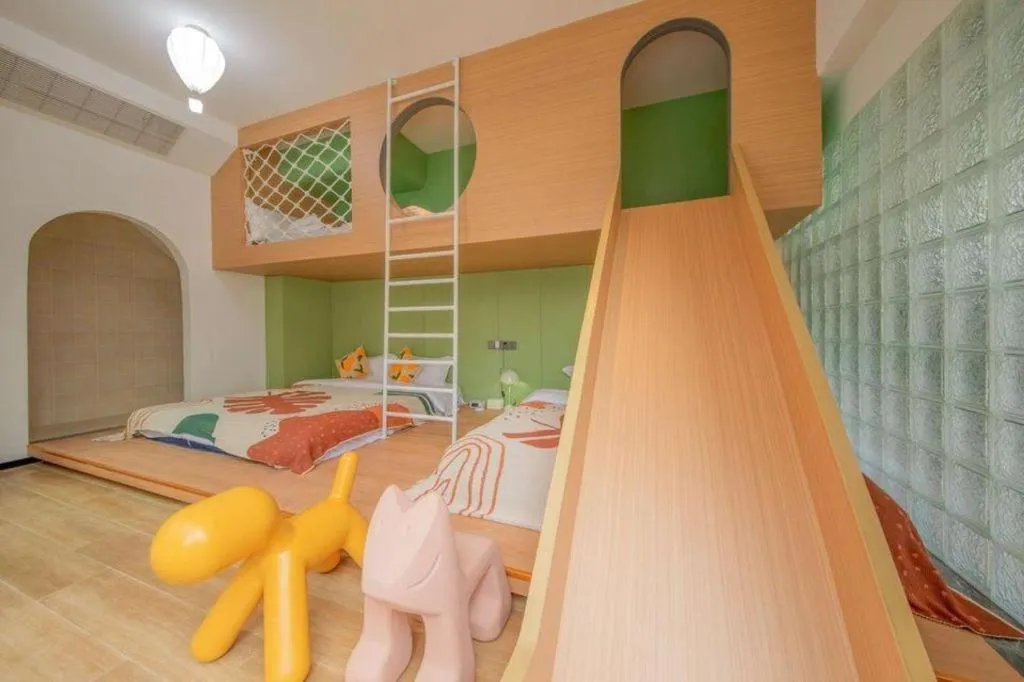 Bed in Island Skylight Resort