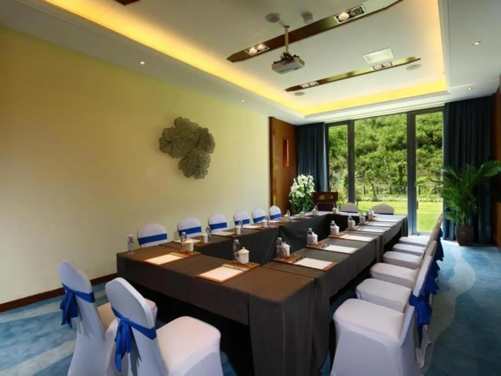 Island Skylight Resort